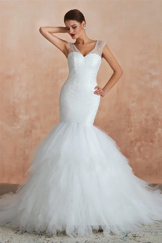 Quilted - fabric wedding dress for a unique textureLong Lace-Up Back Mermaid White Wedding Dress with Layered Train