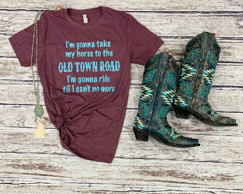 Oversized women's T - shirt with a slouchy fitOld Town Road Tee