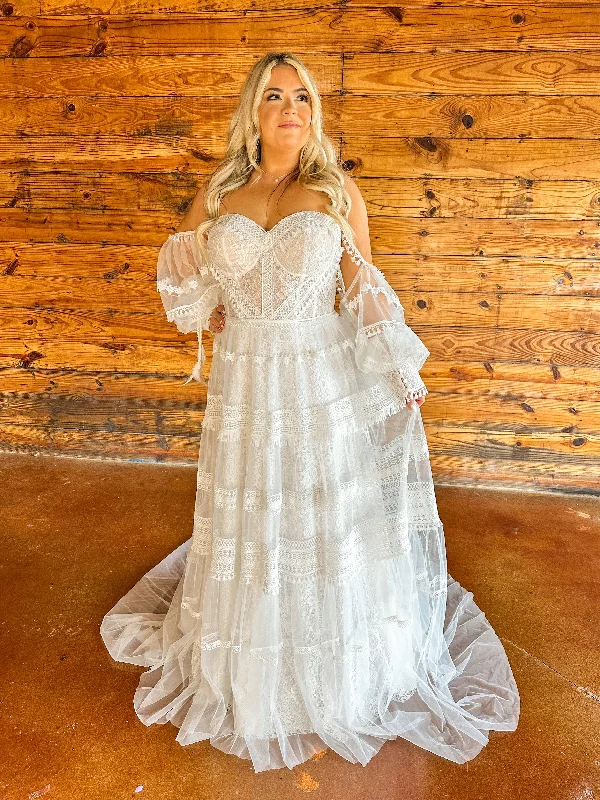 Handmade lace wedding dress for a unique feelOlive Wedding Dress