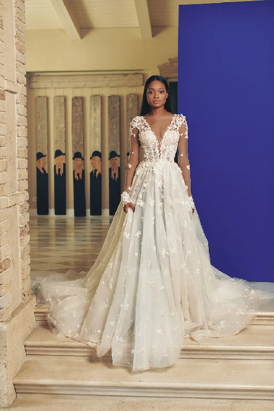 Tiered - skirt wedding dress for a voluminous lookPoet