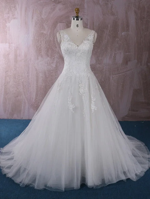 Open - back wedding dress for a sexy lookPrincess Lace A-line Wedding Dress with V Neck and Open Back | QT85199
