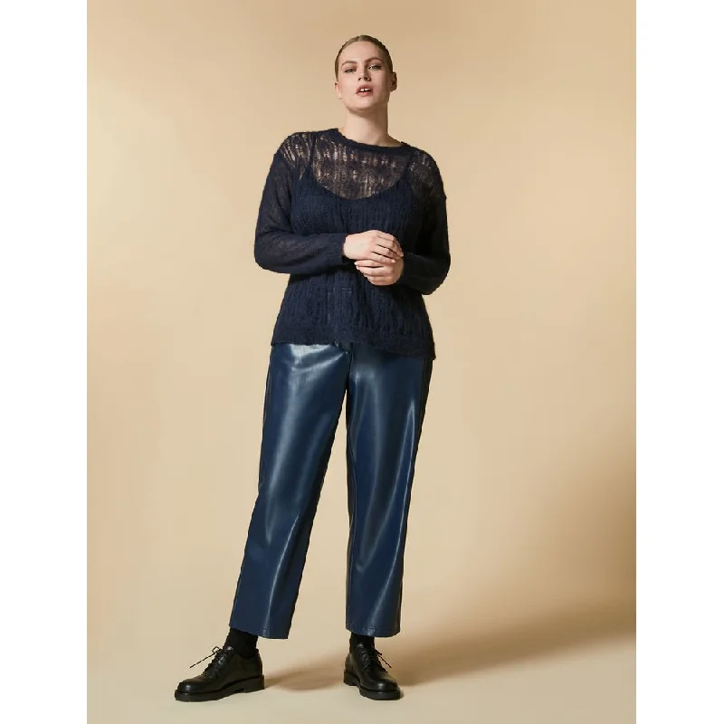 Velvet cigarette pants for women in a sophisticated and stylish lookRENNA