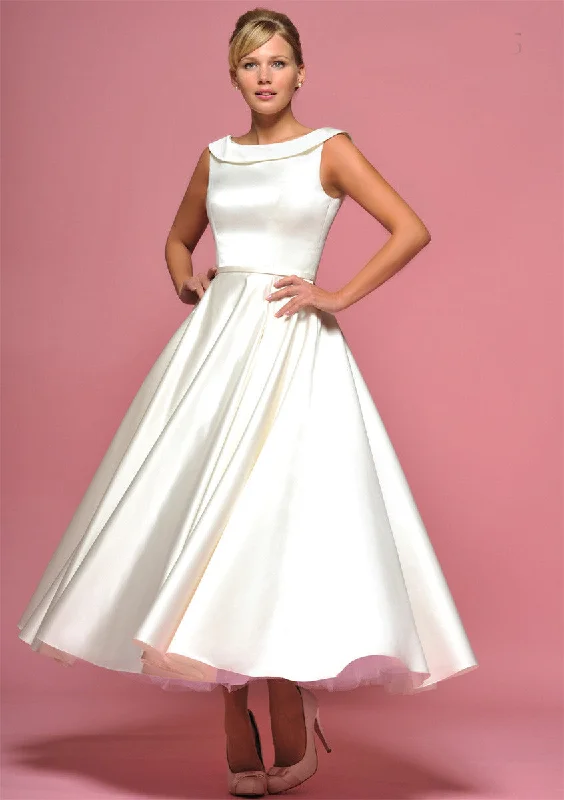 Diamond - encrusted wedding dress for a luxurious feelRetro Tea Length Satin Wedding Dress with Collar Diamond - encrusted wedding dress for a luxurious feelRetro Tea Length Satin Wedding Dress with Collar