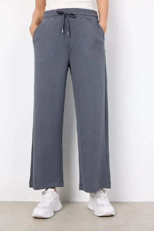 Ripped skinny jeans for women in a edgy styleSoyaconcept Banu Casual Straight Leg Jogger Trousers, Grey Ripped skinny jeans for women in a edgy styleSoyaconcept Banu Casual Straight Leg Jogger Trousers, Grey
