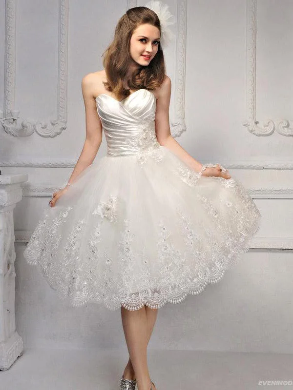 Maxi - length wedding dress for a grand lookShort Strapless Knee Length Lace Wedding Dress Maxi - length wedding dress for a grand lookShort Strapless Knee Length Lace Wedding Dress