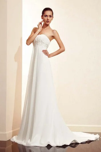 Square - neck wedding dress for a classic lookSleeveless Floor-length Empire Long Train Dress