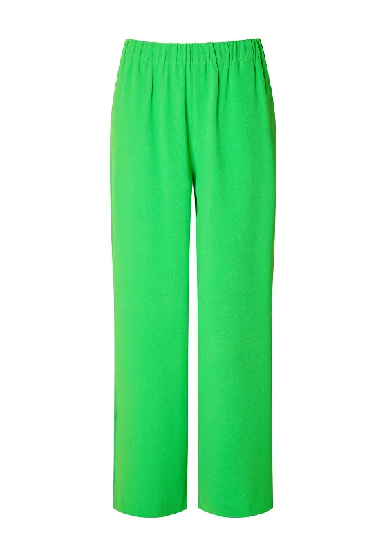 Recycled nylon pants for women in an eco - friendly sporty optionSelected Femme Tinni Relaxed Wide Leg Trouser, Classic Green Recycled nylon pants for women in an eco - friendly sporty optionSelected Femme Tinni Relaxed Wide Leg Trouser, Classic Green