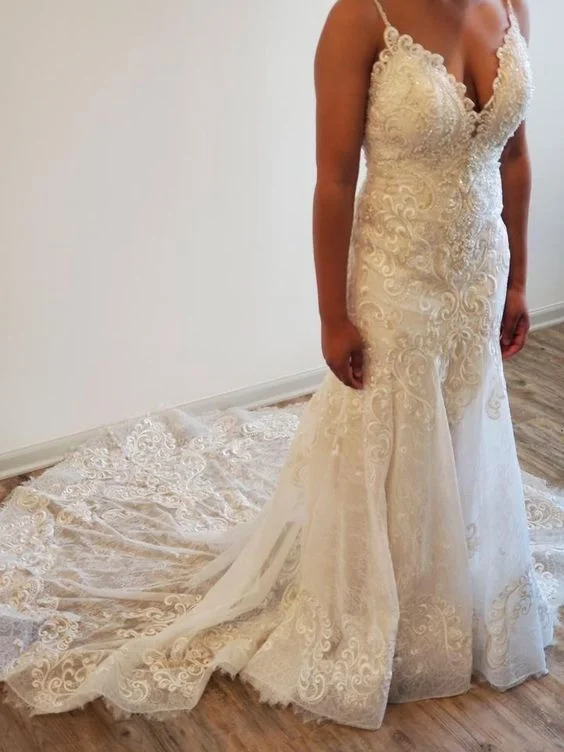 Sheath - style wedding dress with a slitSpaghetti Straps Wedding Dresses Bridal Gown with Appliques prom dresses       cg23437