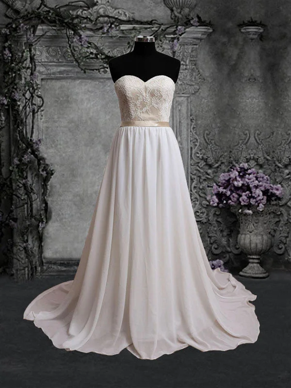 Indian - style wedding dress with intricate embroideryStrapless Champagne Lace Chiffon Wedding Dress | BS2002