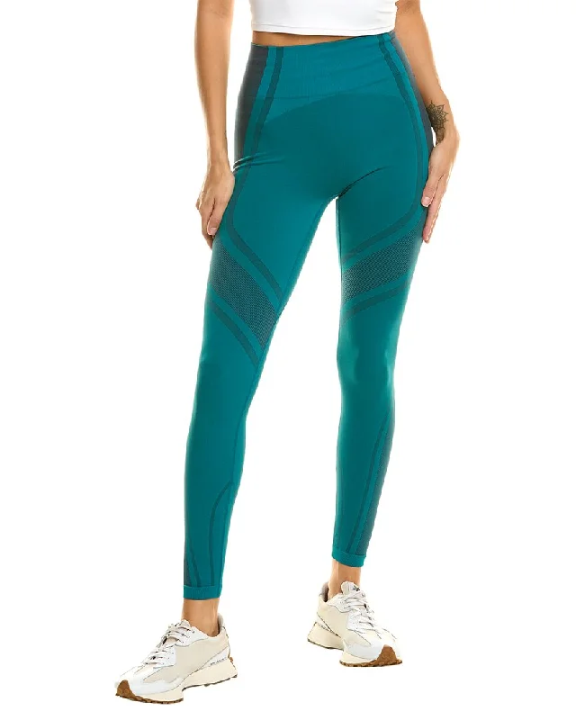 Cuffed wide leg dress pants for women in a stylish and neat lookSweaty Betty Silhouette Sculpt Seamless Workout Legging