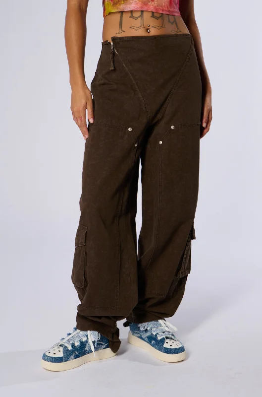 Cargo pants for women with multiple pocketsTHE GIRLS OF SUMMER BROWN DENIM PANT