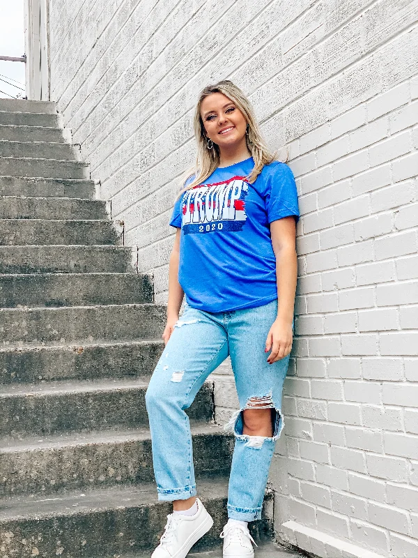 Women's oversized graphic T - shirt with a trendy sloganTrump 2022 Tee