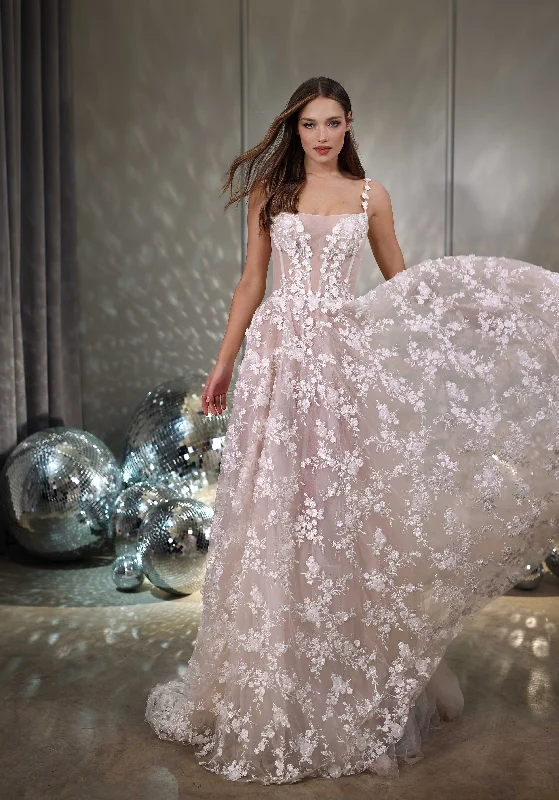 Satin - and - lace combination wedding dressTwinkle