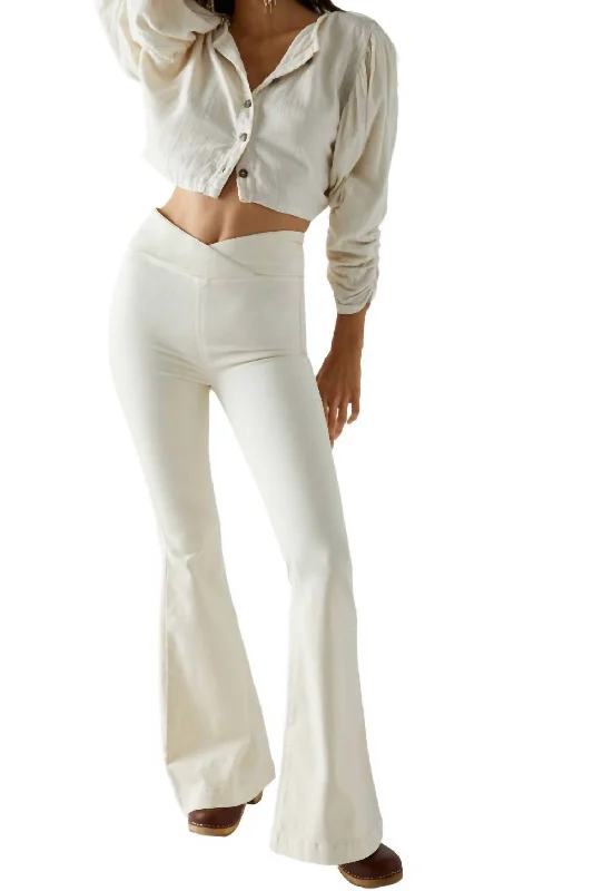 Patchwork cotton pants for women in a handmade lookVenice Beach High Rise Flare In Worn White Patchwork cotton pants for women in a handmade lookVenice Beach High Rise Flare In Worn White