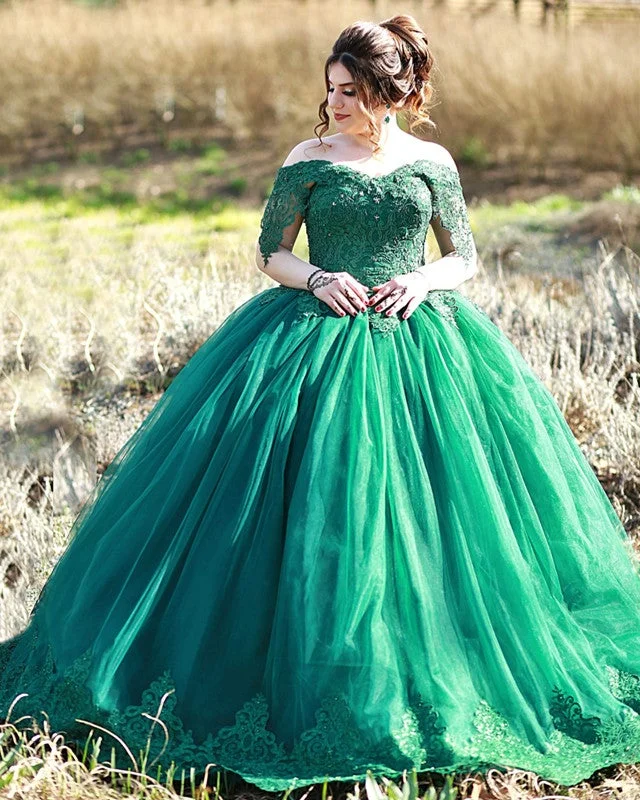 Alternative black wedding dress for a unique brideVintage Tulle Ball Gowns Wedding Dresses Lace Embroidery V-neck