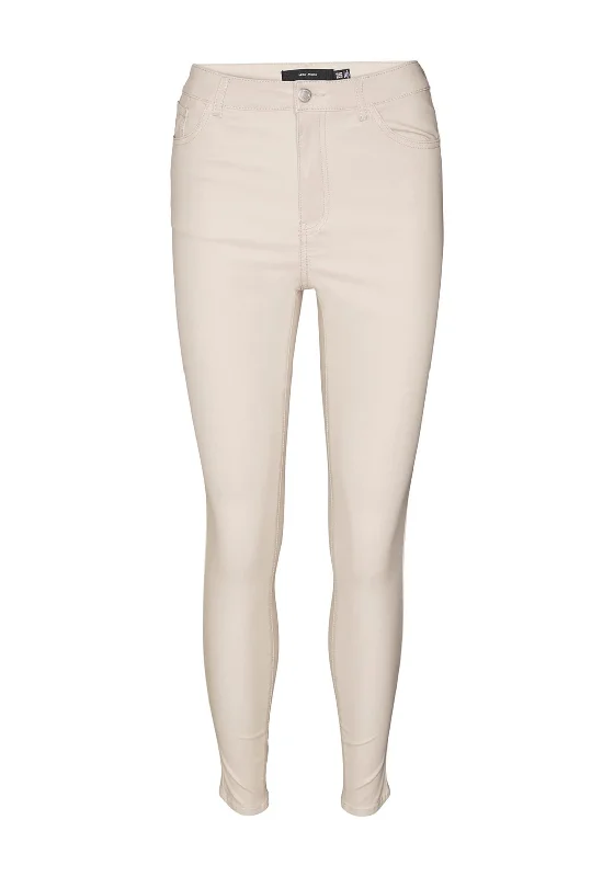 Cuffed wide leg dress pants for women in a stylish and neat lookVero Moda Sophia High Rise Skinny Coated Trouser, Chateau Grey Cuffed wide leg dress pants for women in a stylish and neat lookVero Moda Sophia High Rise Skinny Coated Trouser, Chateau Grey