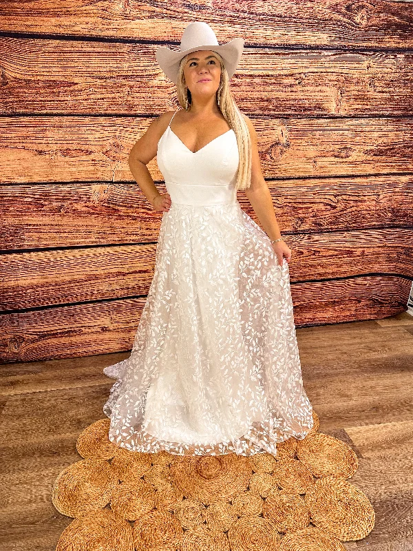 New - age - style wedding dress with unique detailsYork Wedding Dress - Sz 18