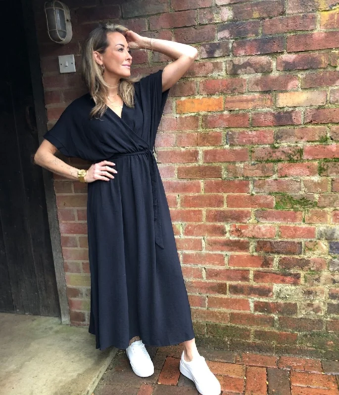 A Line Denim Dresses for Ladies with Button FrontBlack Belted Midaxi Dress