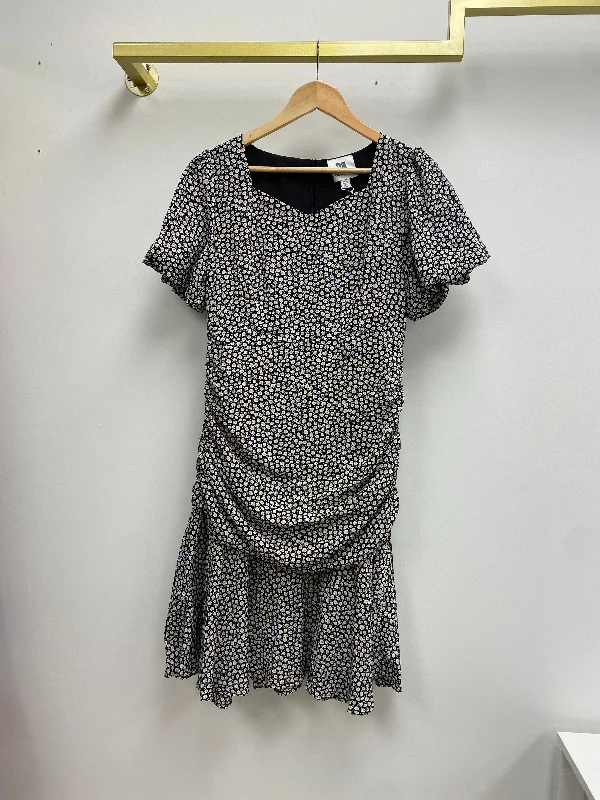 Dresses with Embroidered Paisley Patterns for Ladies' Exotic and Sophisticated LookDraped Short Sleeve Floral Printed Mini Dress Dresses with Embroidered Paisley Patterns for Ladies' Exotic and Sophisticated LookDraped Short Sleeve Floral Printed Mini Dress