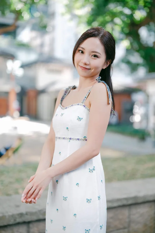 Vintage Inspired Tea Length Dresses for Ladies with Ruffled CollarYuna White Maxi Dress Vintage Inspired Tea Length Dresses for Ladies with Ruffled CollarYuna White Maxi Dress