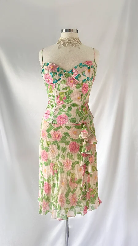 "Lace dresses for women for a romantic and elegant look"Gorgeous Rare 90s Blumarine Floral Silk Fairy Corset & Midi Skirt Set (M/L) "Lace dresses for women for a romantic and elegant look"Gorgeous Rare 90s Blumarine Floral Silk Fairy Corset & Midi Skirt Set (M/L)