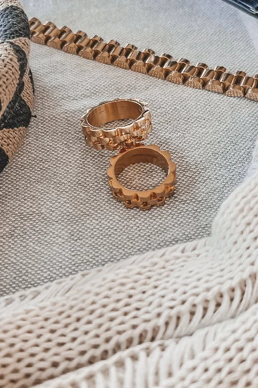 "Sleeveless dresses for women during hot summer days"Just Showin Off 18k Gold Rolex Ring "Sleeveless dresses for women during hot summer days"Just Showin Off 18k Gold Rolex Ring