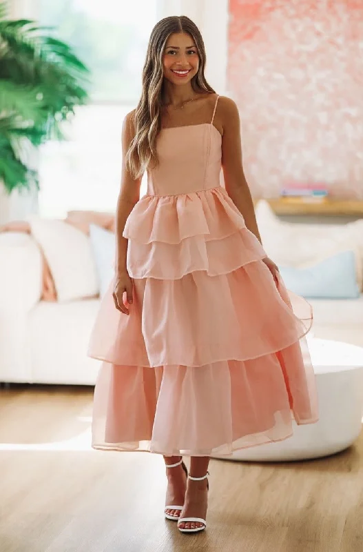 "Vintage - look women's dresses for a retro charm"Make Me Blush Midi Dress - Blush Pink "Vintage - look women's dresses for a retro charm"Make Me Blush Midi Dress - Blush Pink