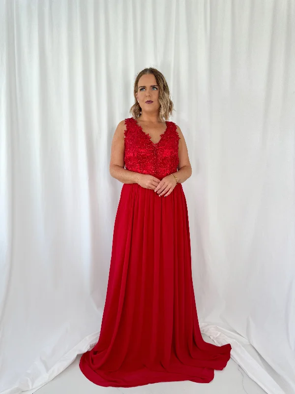 "Boho wedding dresses for women for a free - spirited vibe"Telma Broderie Top Pleated Maxi Dress - Red "Boho wedding dresses for women for a free - spirited vibe"Telma Broderie Top Pleated Maxi Dress - Red