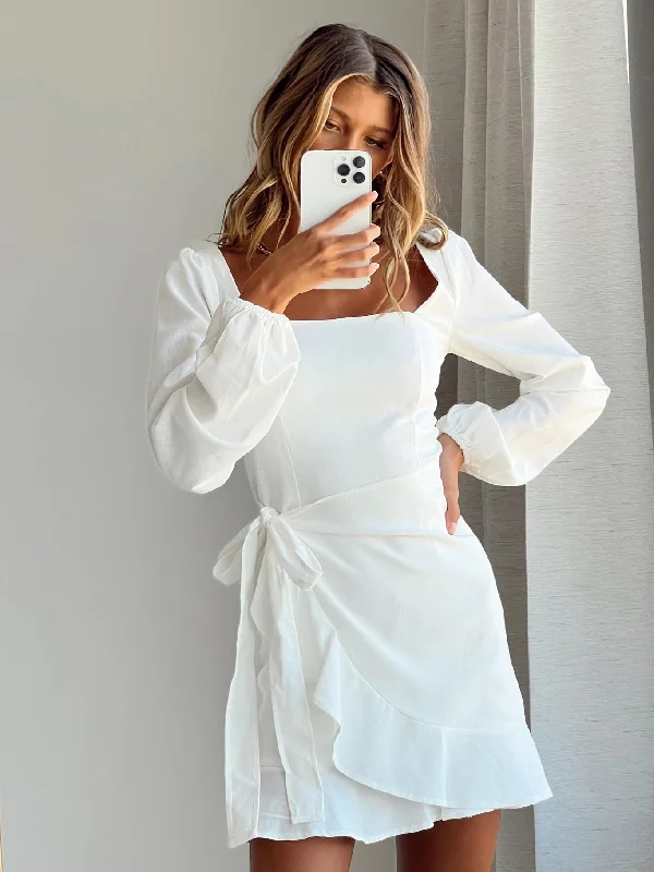 Y2K mini dressesThe Villa Mini Dress White